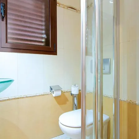 Puerto Del Carmen Sleeps 4 Air Con Wifi Villa